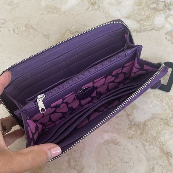 NWT Vegan Leather Long Zippered Wallet Purple & Pink Heart - Picture 8 of 10